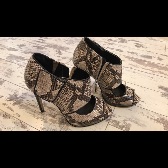 Shoes - Picture 2 of 2